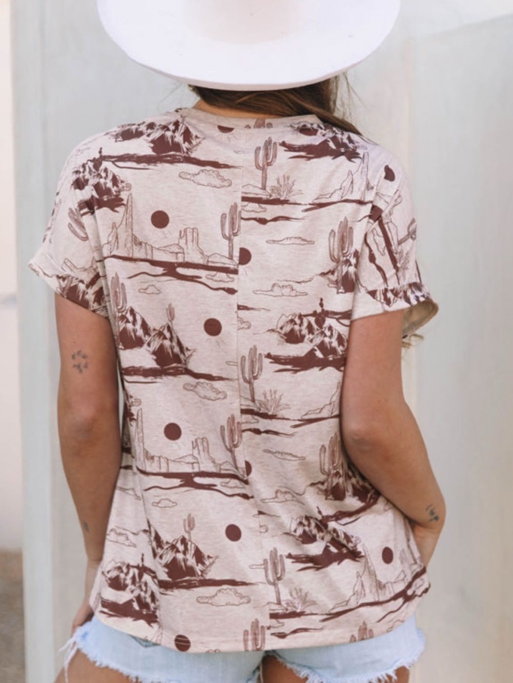 1239. Desert Western Graphic Short Sleeve Knit Top - Picture 3 of 4